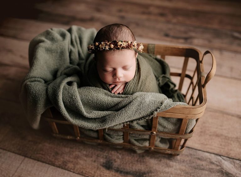 newborn photographer helena alabama