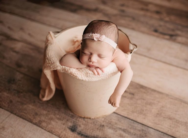 newborn photographer helena alabama